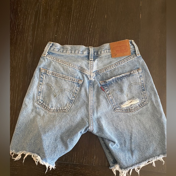 levi 501 mid thigh shorts - Picture 2 of 3